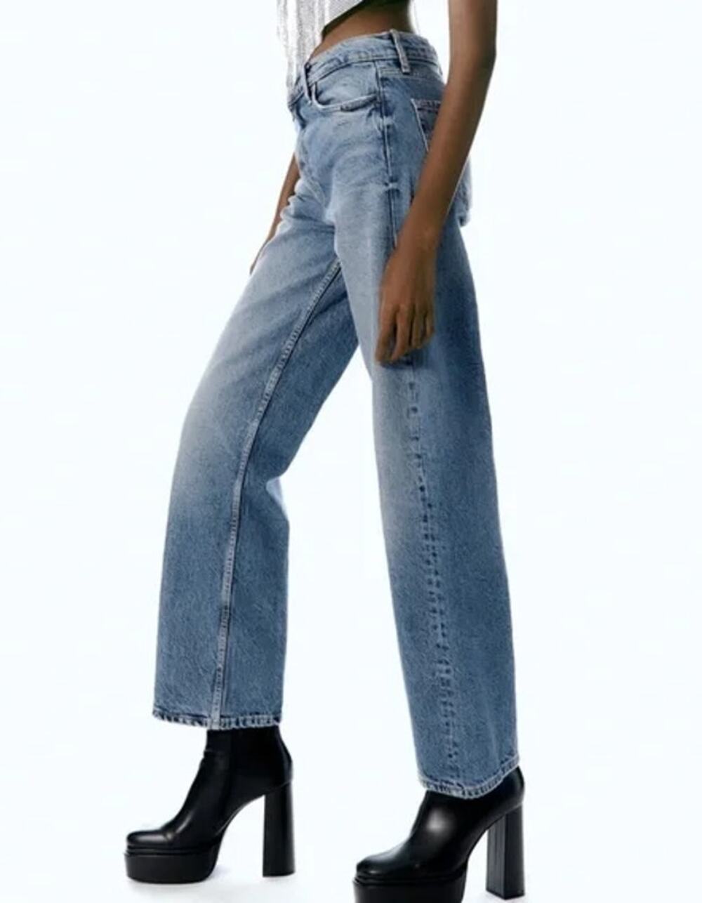 ZARA High Rise Straight Leg Jeans Light Wash Blue Preppy 90s Denim